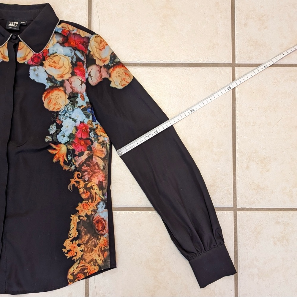 Size Small Vero Moda Floral Blouse Collared Button Down Shirt with Metallic Trim - Picture 13 of 15